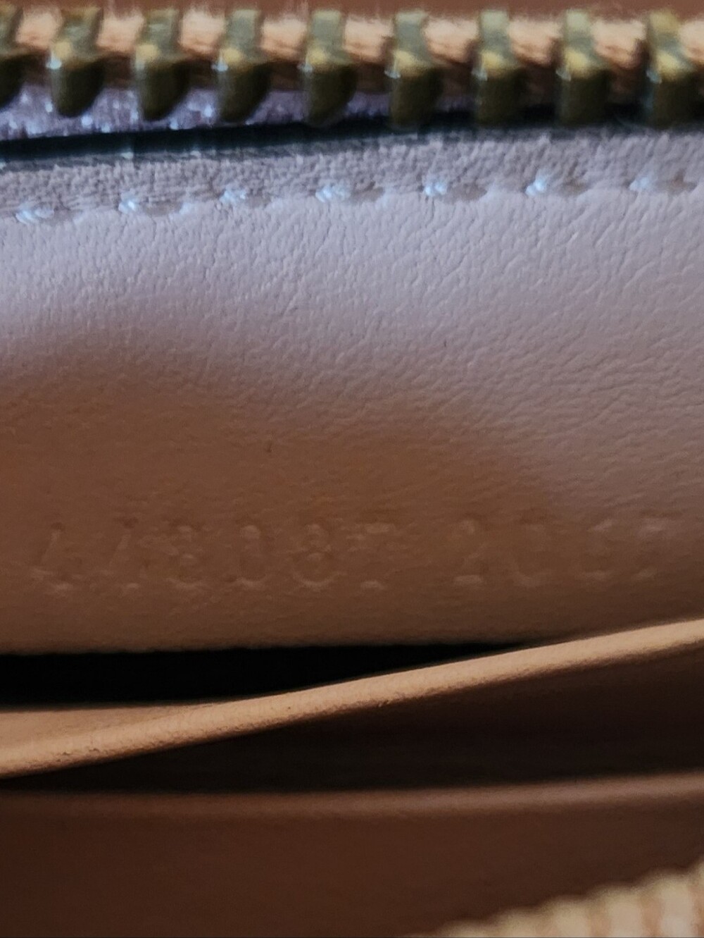 Gucci Calfskin Matelasse Ghost GG Marmont Zip Around Pink Wallet - Picture 11 of 12